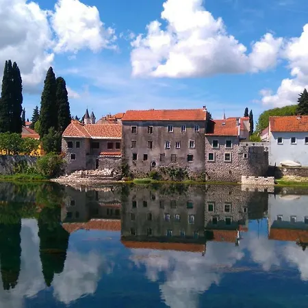 Stari Grad Inn